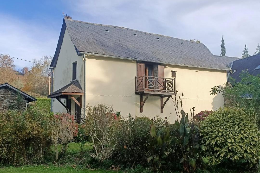 Photo of Buildings in Aramits