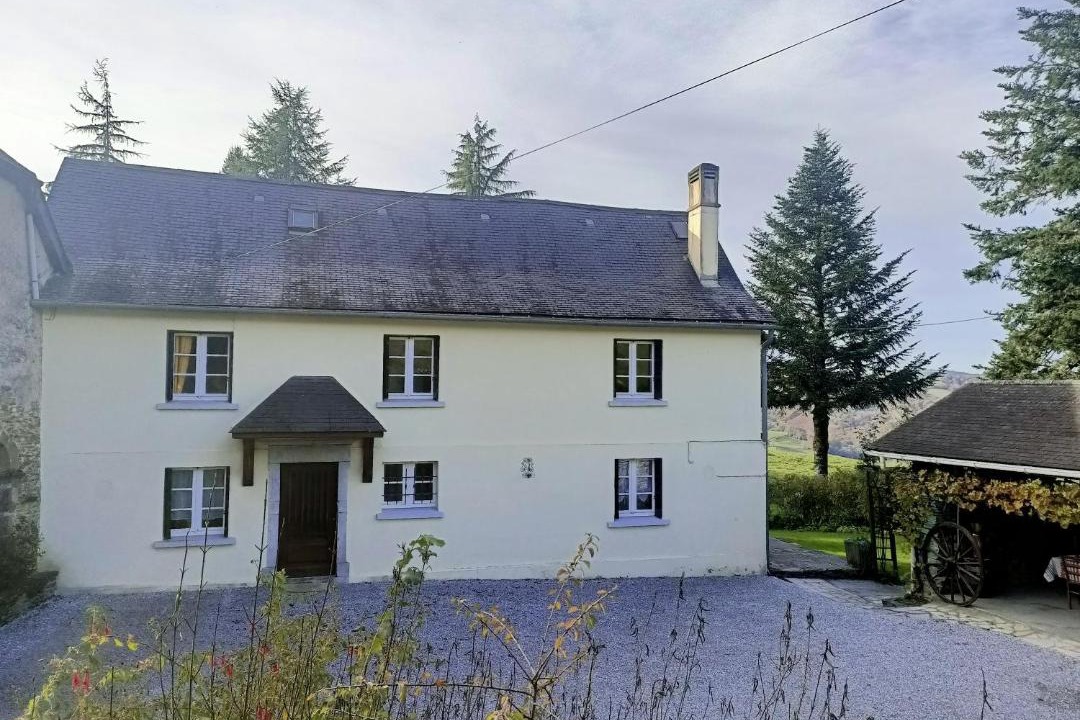 Photo of Buildings in Aramits