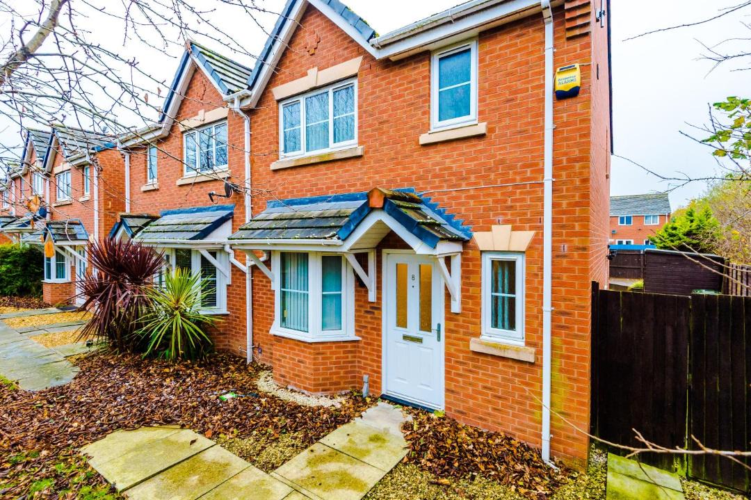 Photo of Buildings in Ellesmere Port