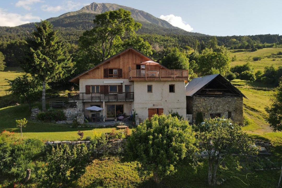 Photo of Buildings in Puy-Sanieres