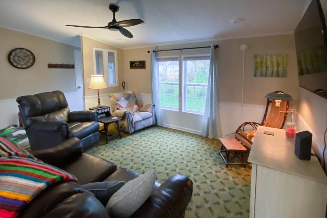 Photo of Livingroom in Crystal Beach