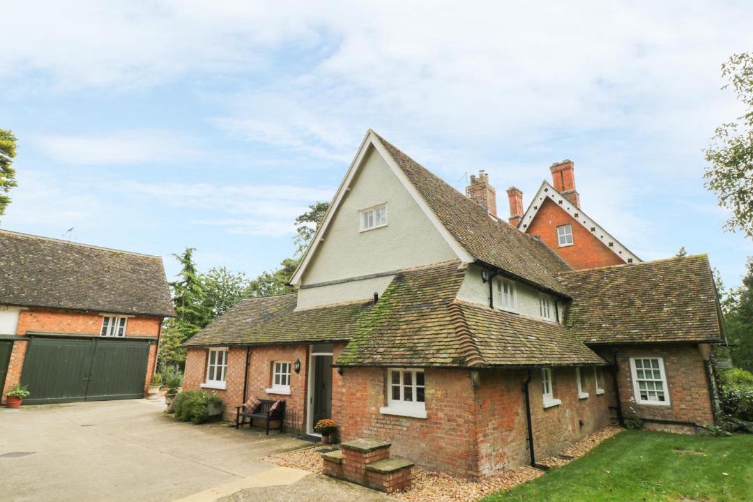 Photo of Buildings in Yelden