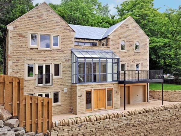 Photo of Others in Almondbury