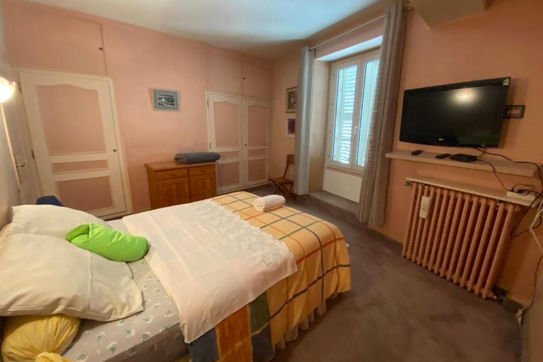 Photo of Bedroom in Mer