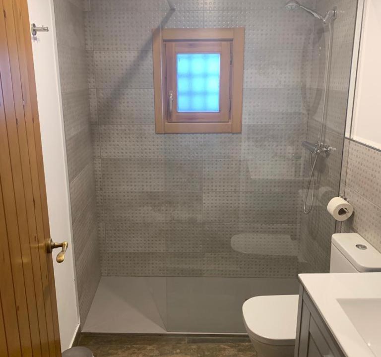 Photo of Bathroom in Arguis