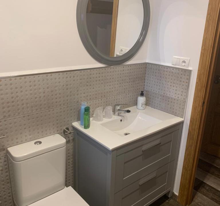 Photo of Bathroom in Arguis