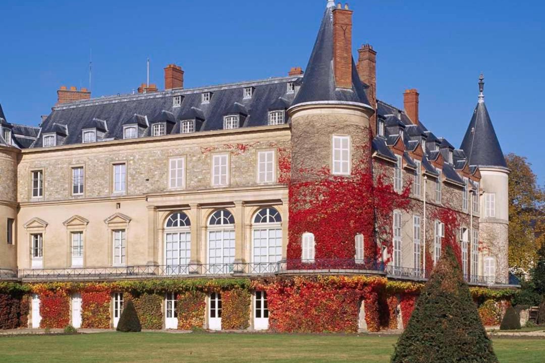 Photo of Buildings in Ecrosnes