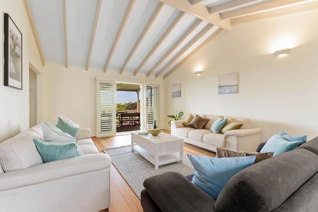 Photo of Livingroom in Caves Beach