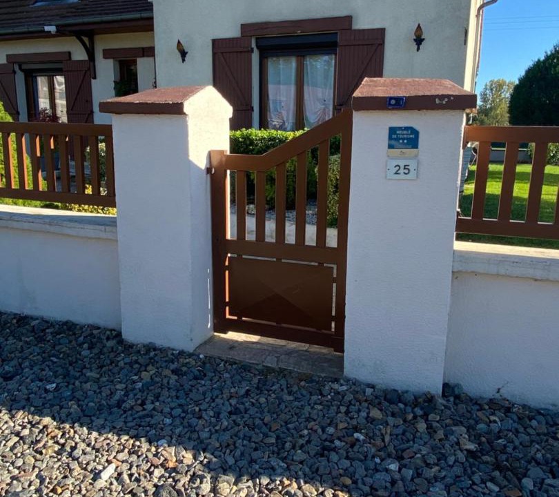 Photo of Buildings in Coucy-le-Chateau-Auffrique