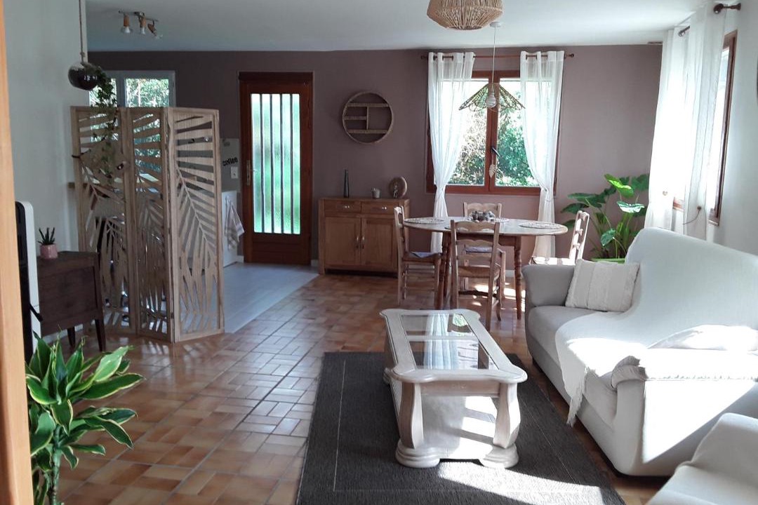 Photo of Livingroom in Nevy-sur-Seille