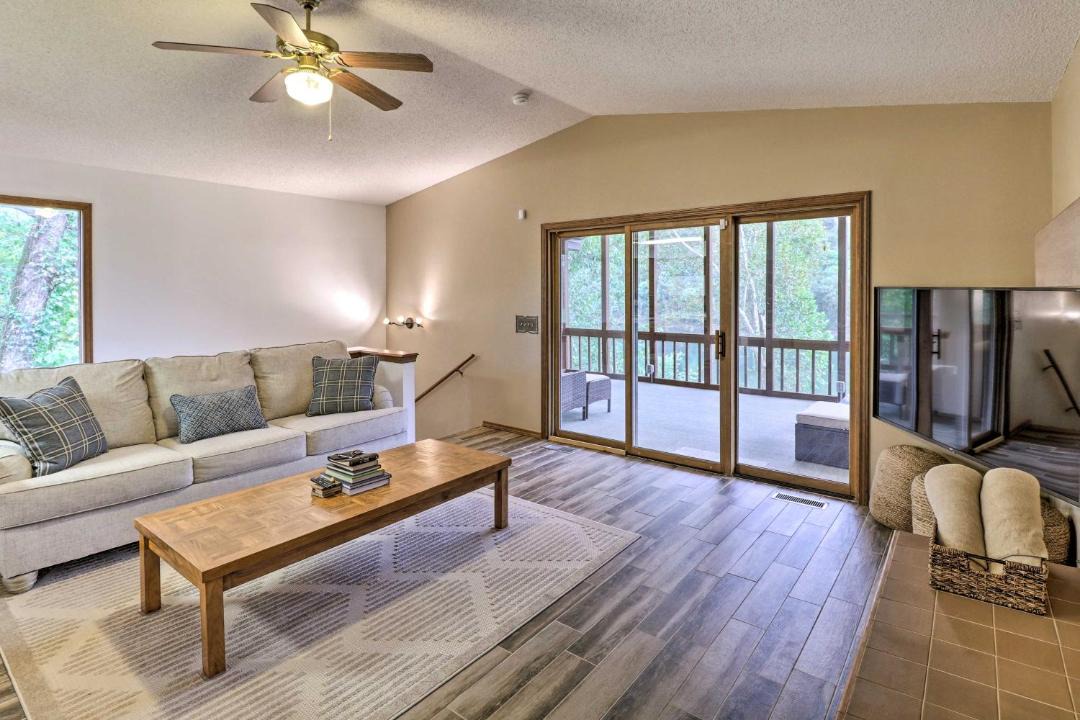 Photo of Others in Lone Rock