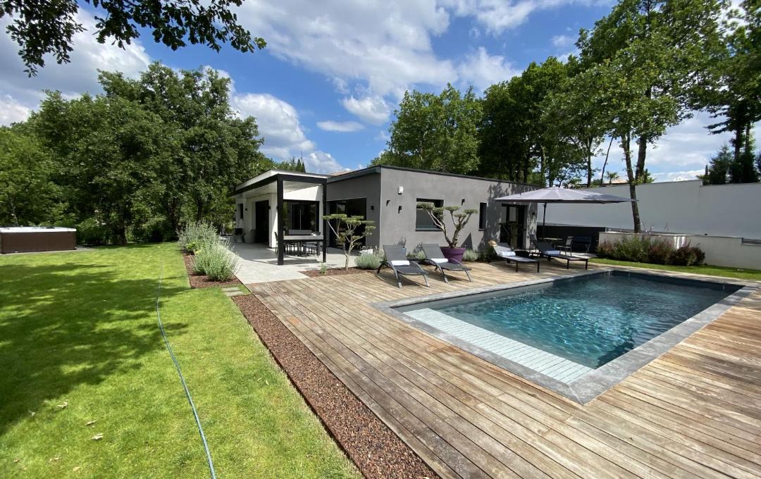 Photo of Others in Saint-Etienne-de-Fontbellon