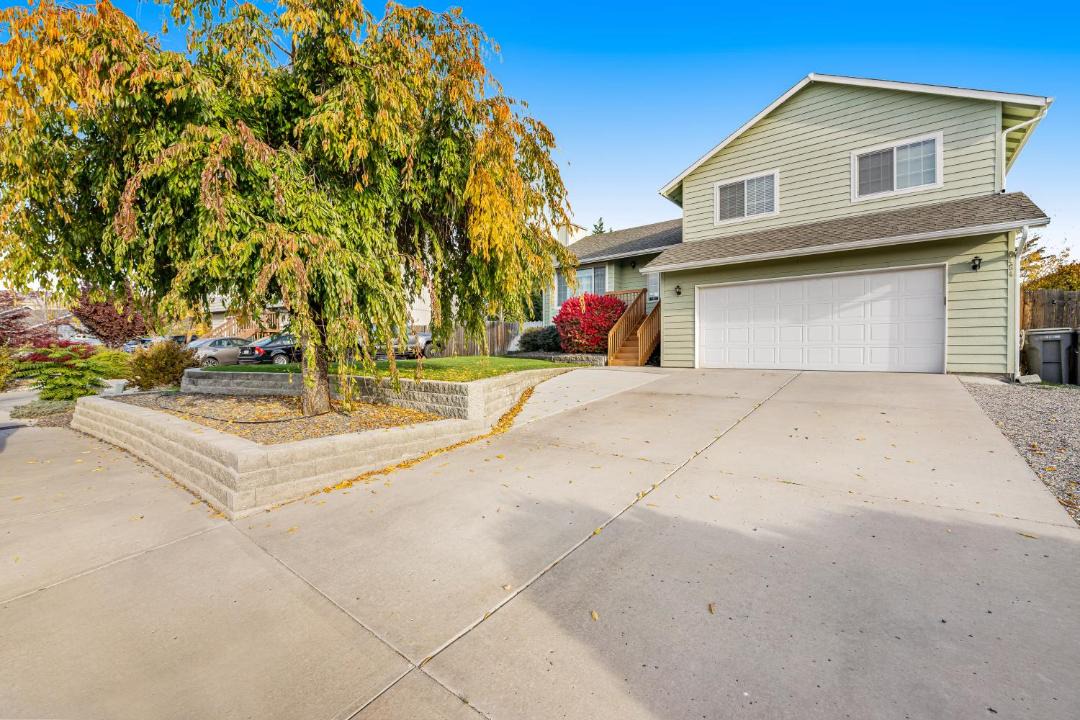 Photo of Buildings in East Wenatchee