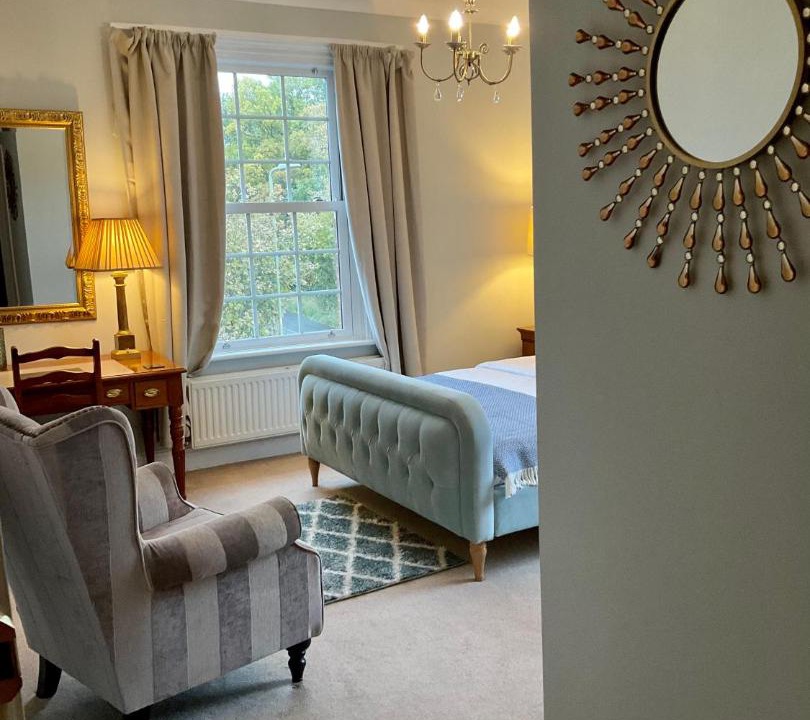 Photo of Others in Mortimer West End