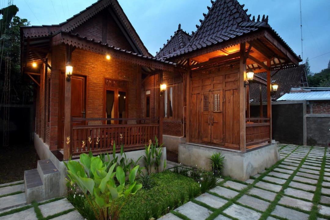 Photo of Buildings in Bangunjiwo