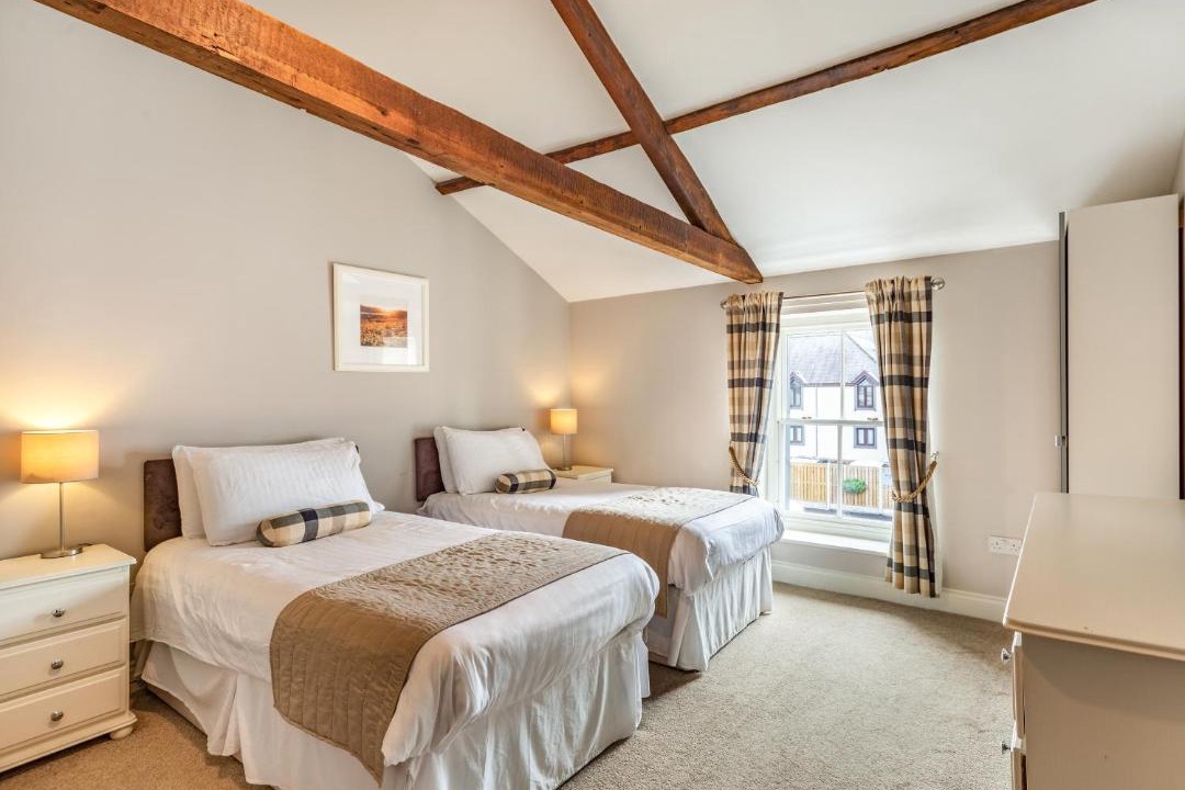 Photo of Others in Wing