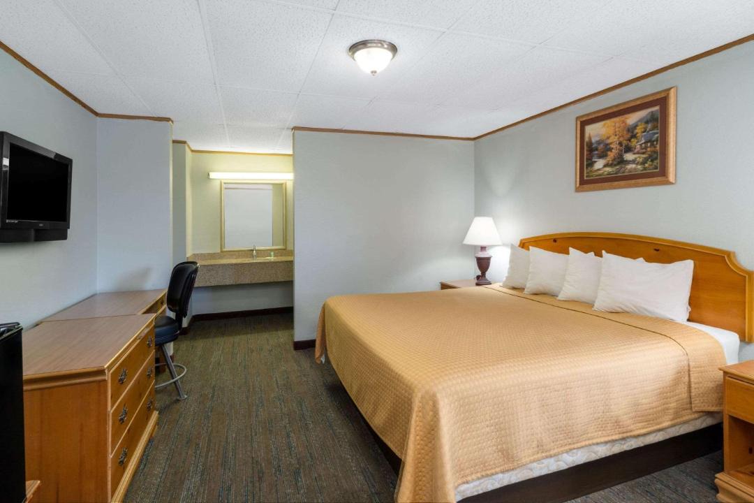 Photo of Bedroom in Pigeon Forge