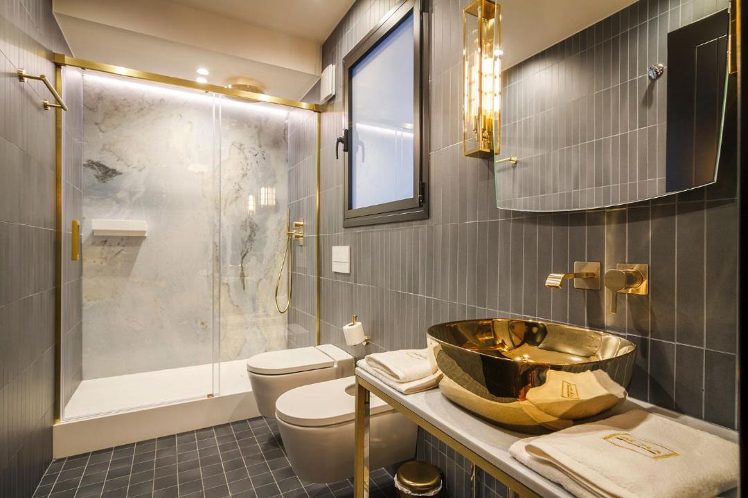 Photo of Bathroom in Logrono Historic Centre