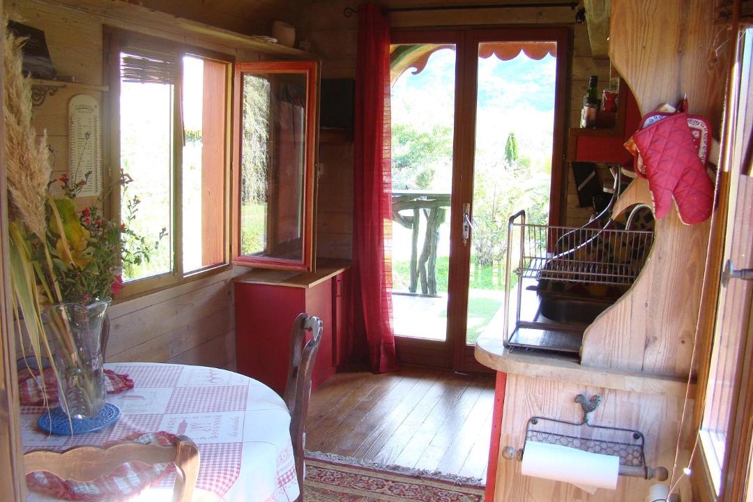 Photo of Others in Yenne