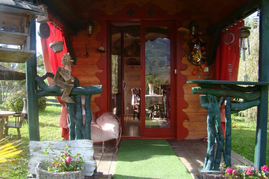 Photo of Others in Yenne