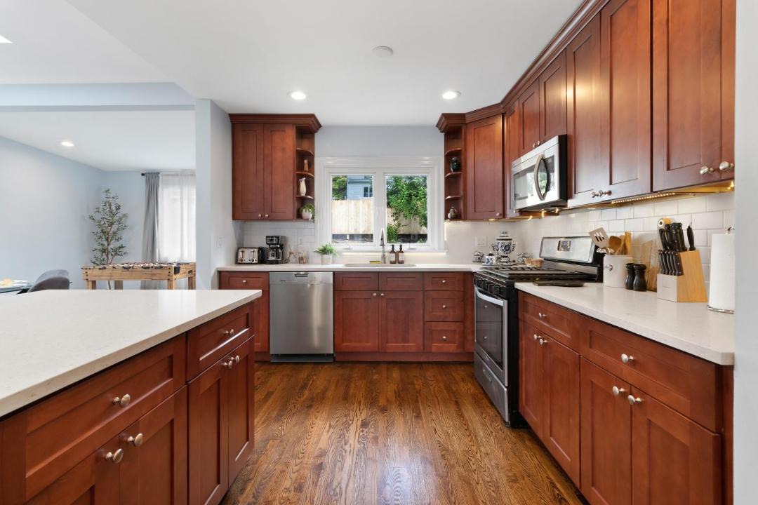 Photo of Kitchen in Cove - East Side - Shippan