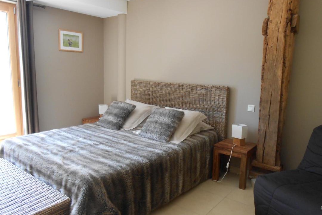 Photo of Bedroom in Geney