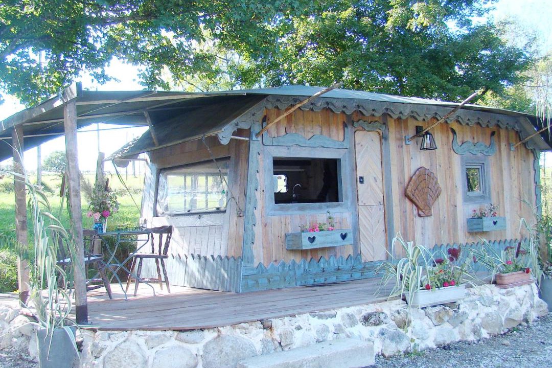 Photo of Others in Yenne