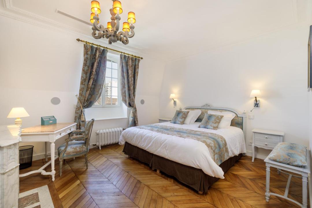 Photo of Bedroom in Asnieres-sur-Seine