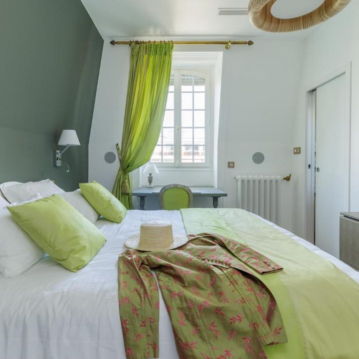 Photo of Bedroom in Asnieres-sur-Seine