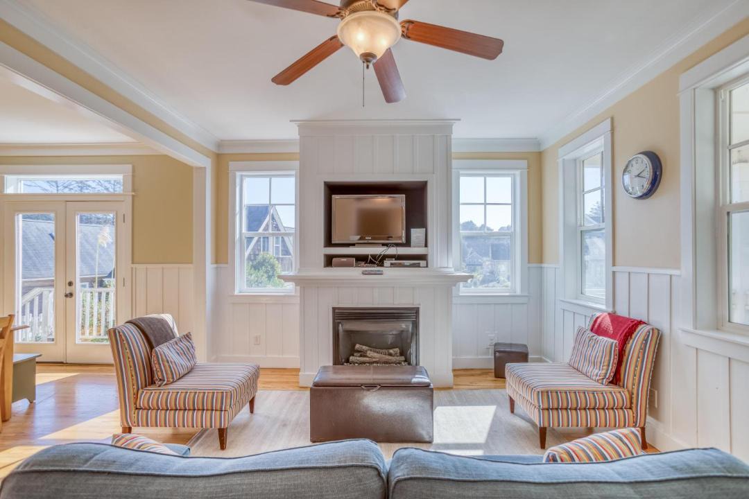 Photo of Livingroom in Olivia Beach