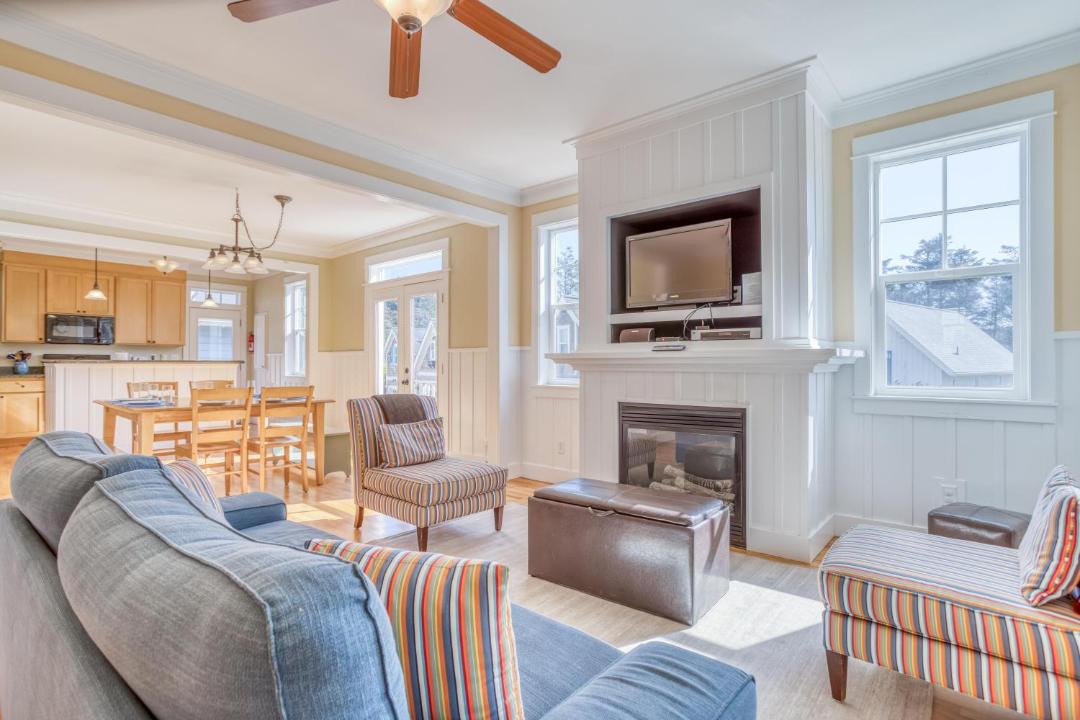 Photo of Livingroom in Olivia Beach