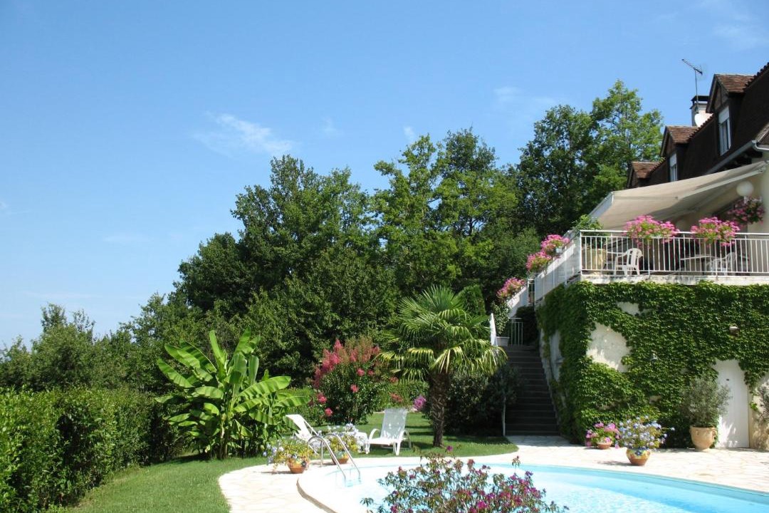 Photo of Others in Saint-Vincent-du-Pendit