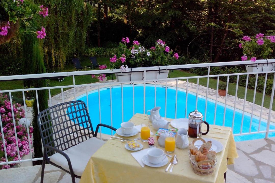 Photo of Others in Saint-Vincent-du-Pendit