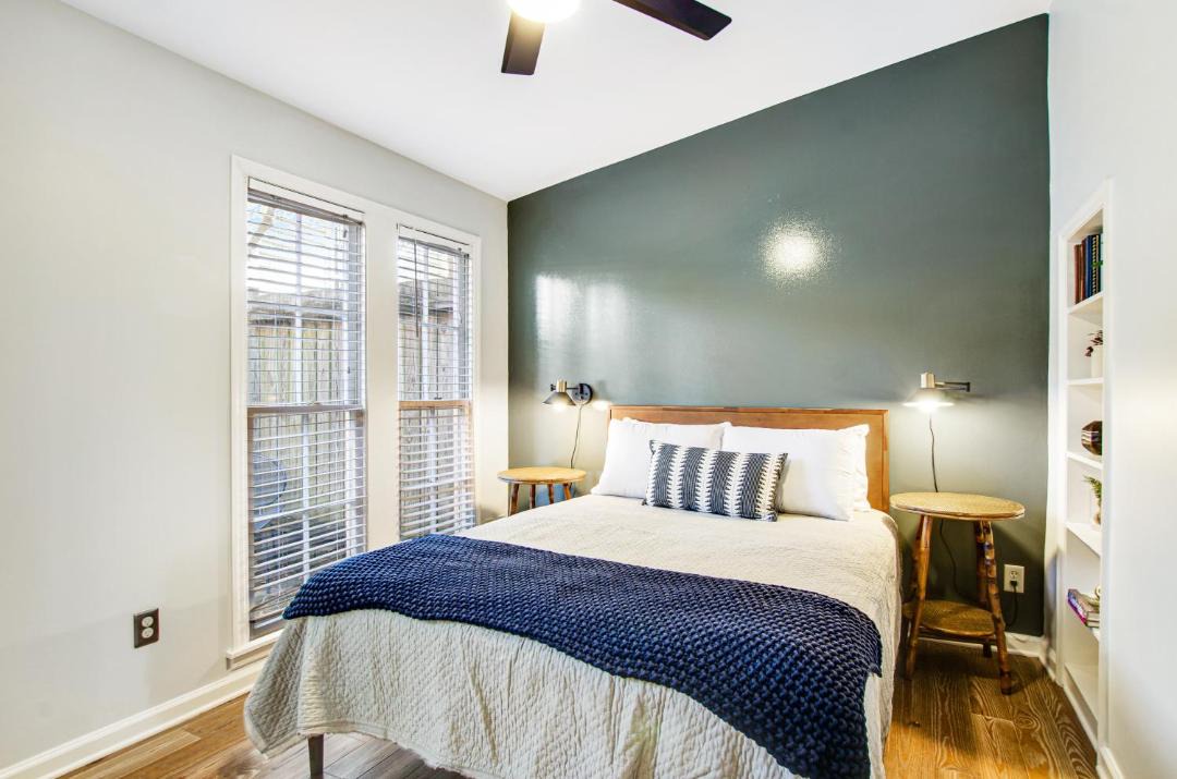 Photo of Bedroom in Historic District - North