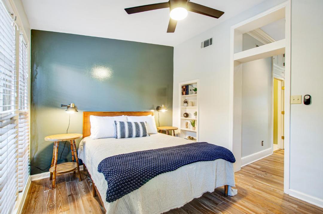 Photo of Bedroom in Historic District - North