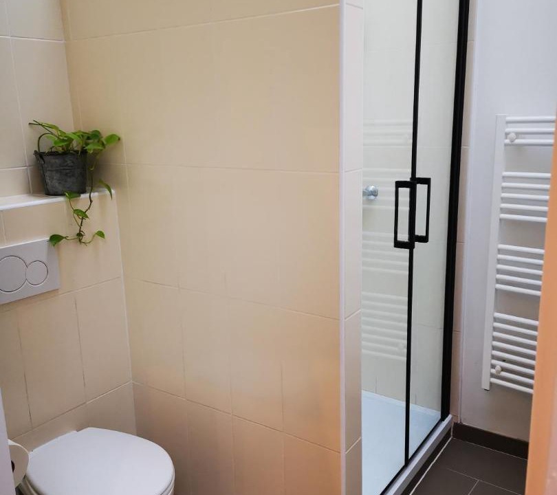 Photo of Bathroom in Arenes Romaines - Saint-Martin-du-Touch