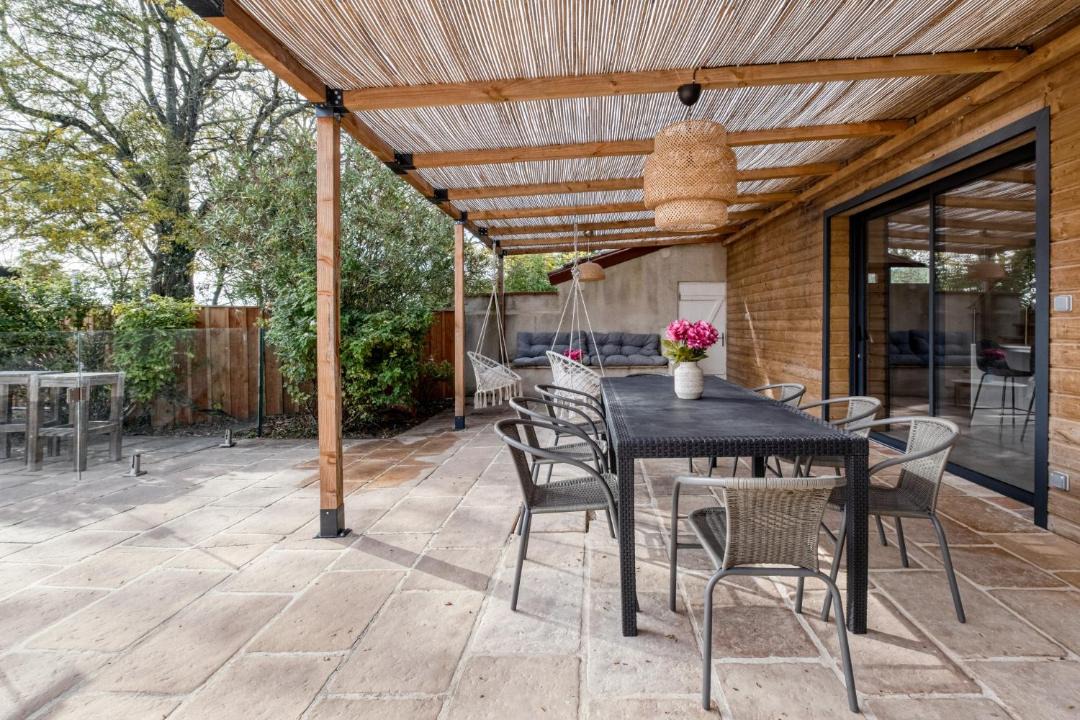 Photo of Patio Balcony in Ambres