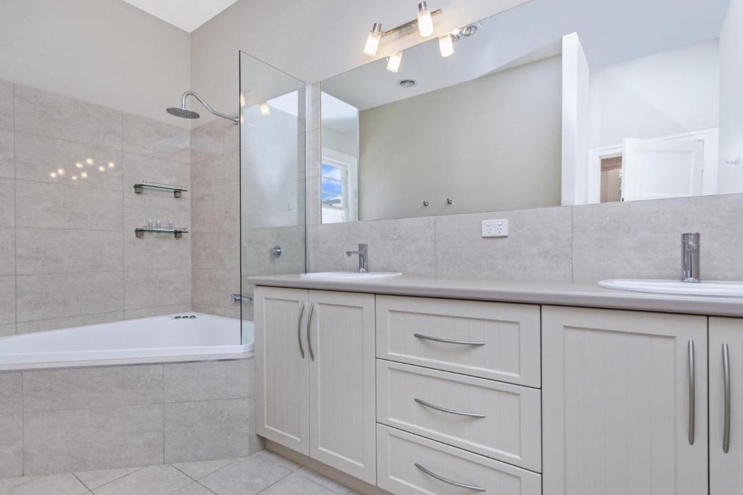 Photo of Bathroom in Warrnambool