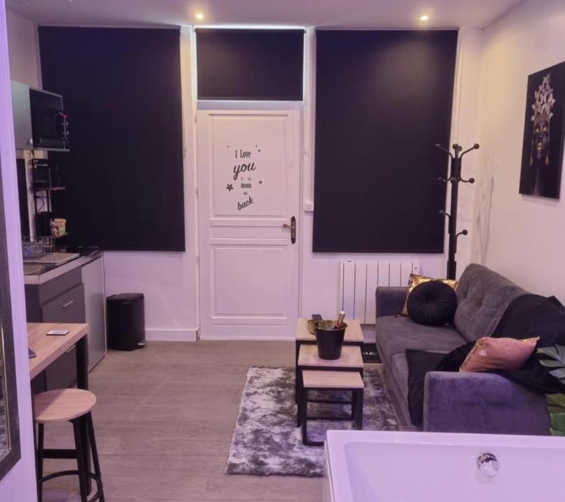 Photo of Others in Sens