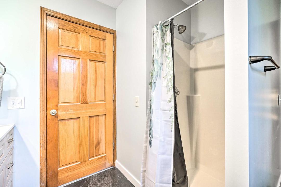 Photo of Others in Howard