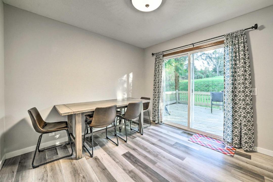 Photo of Others in Howard