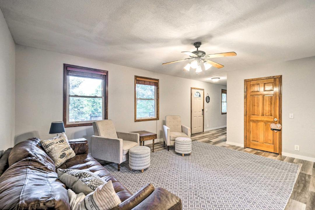 Photo of Livingroom in Howard