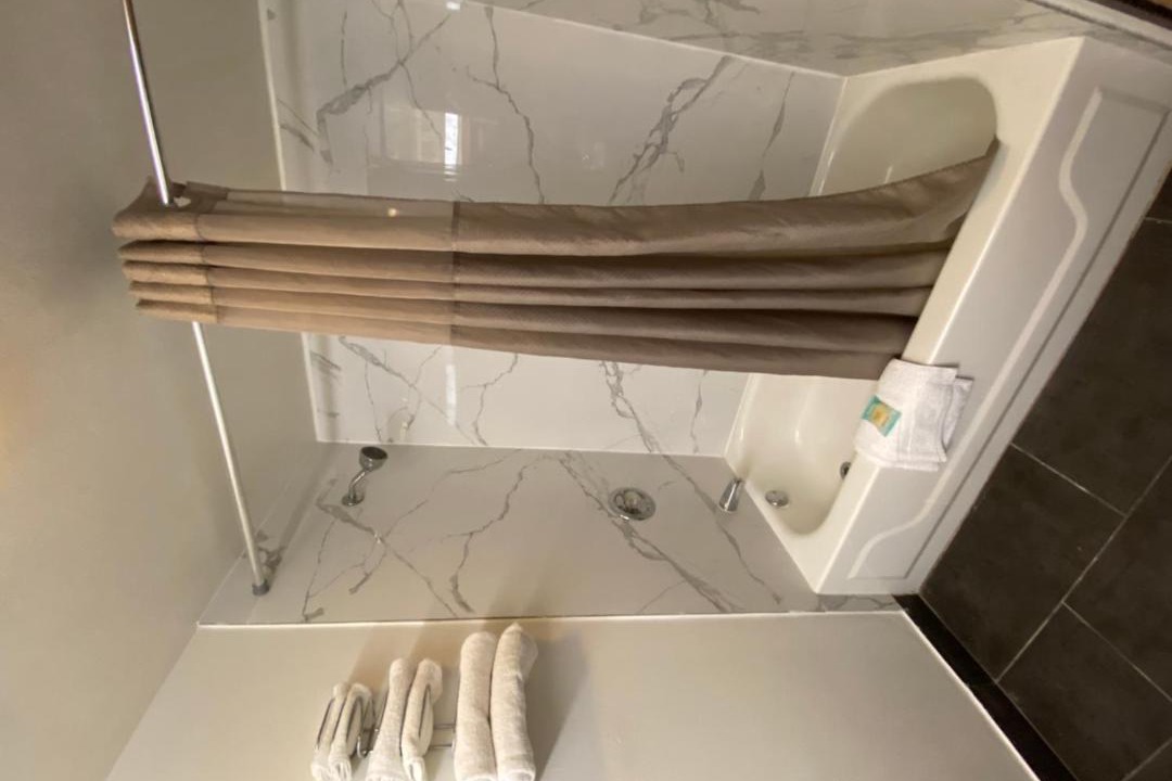 Photo of Bathroom in Willoughby