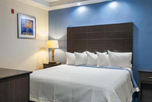 Photo of Bedroom in Silver Lake