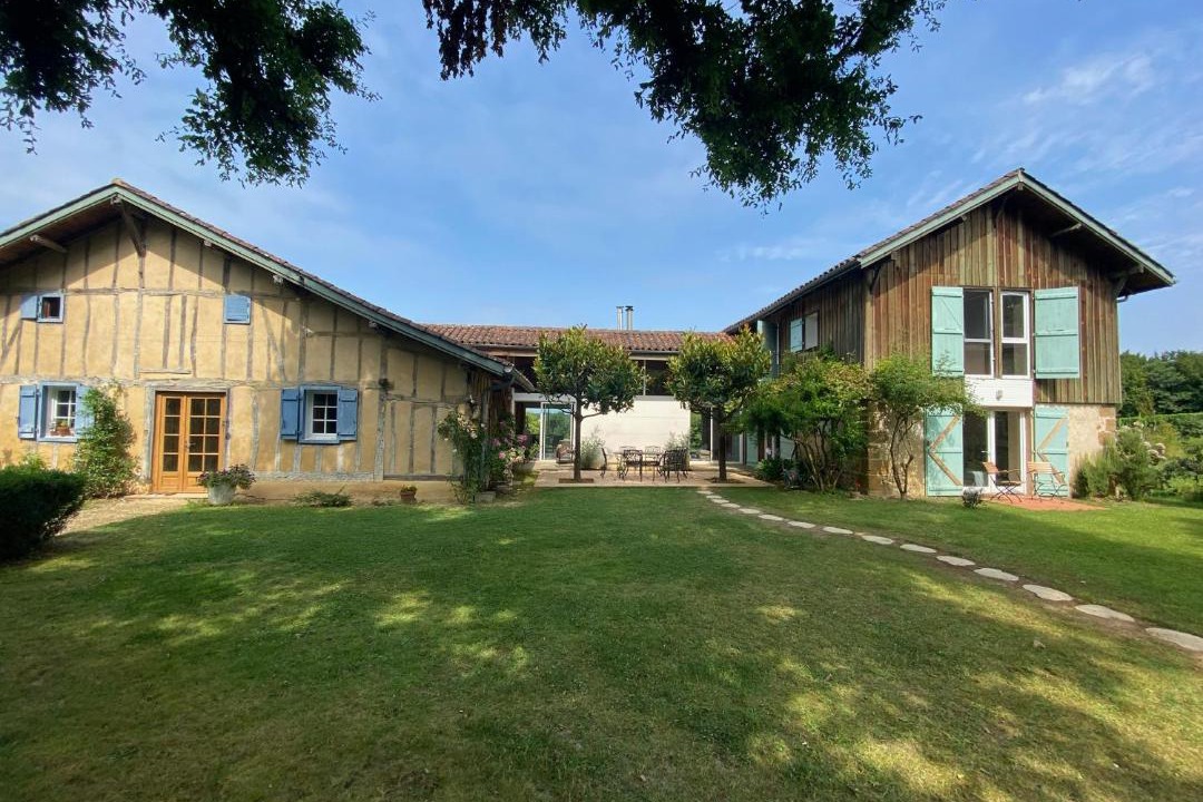 Photo of Buildings in Bourrouillan