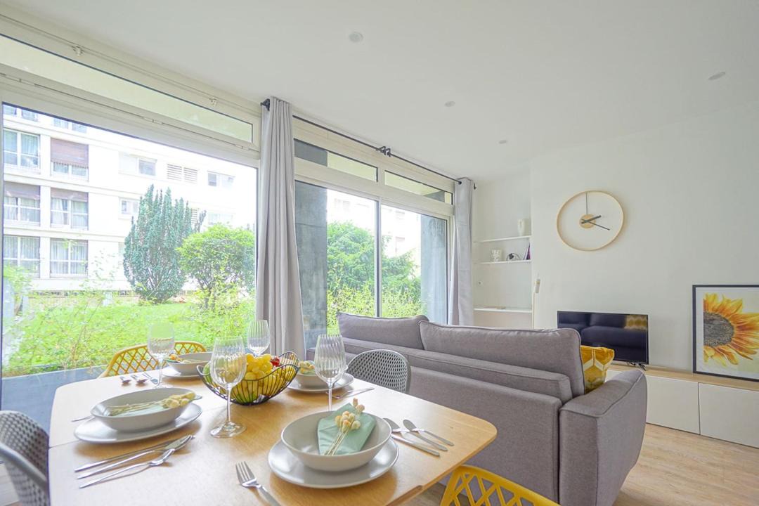 Photo of Livingroom in Saint-Lambert