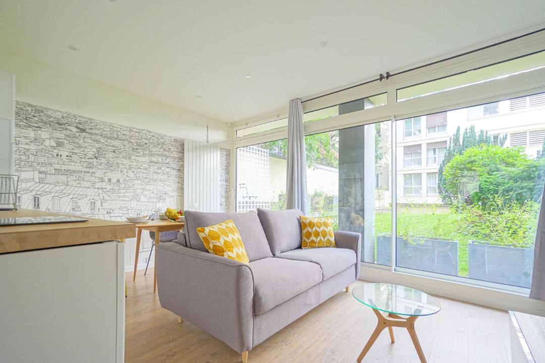 Photo of Livingroom in Saint-Lambert