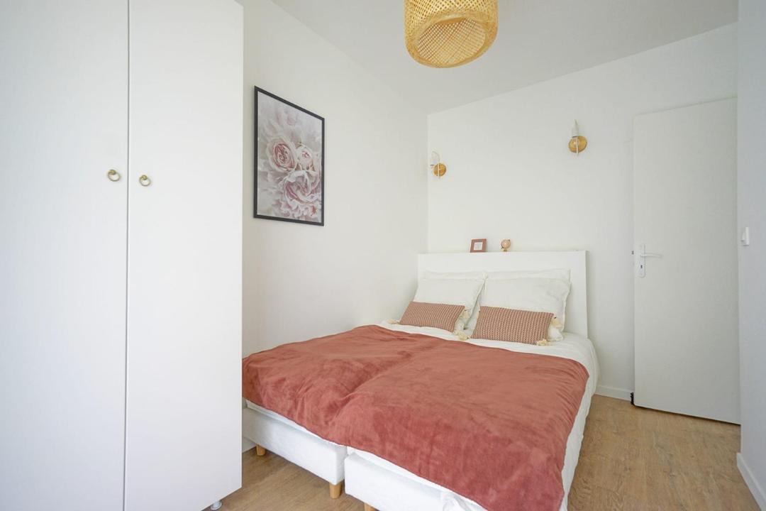 Photo of Bedroom in Saint-Lambert