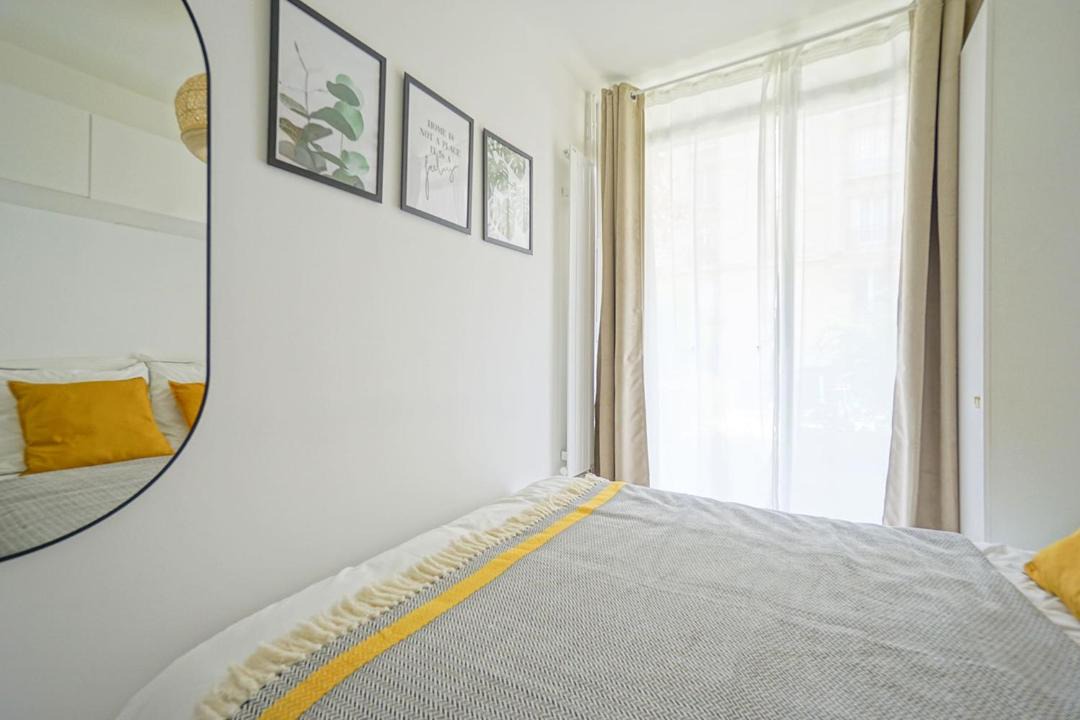 Photo of Bedroom in Saint-Lambert