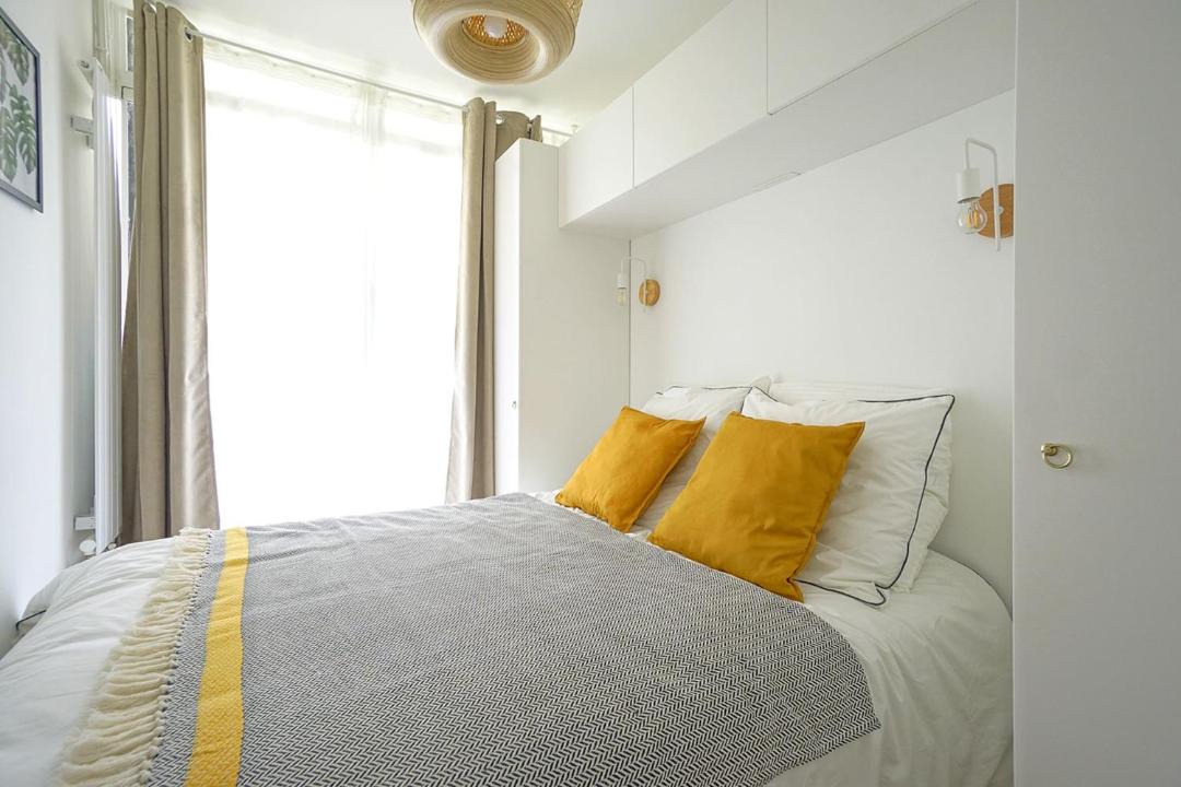 Photo of Bedroom in Saint-Lambert